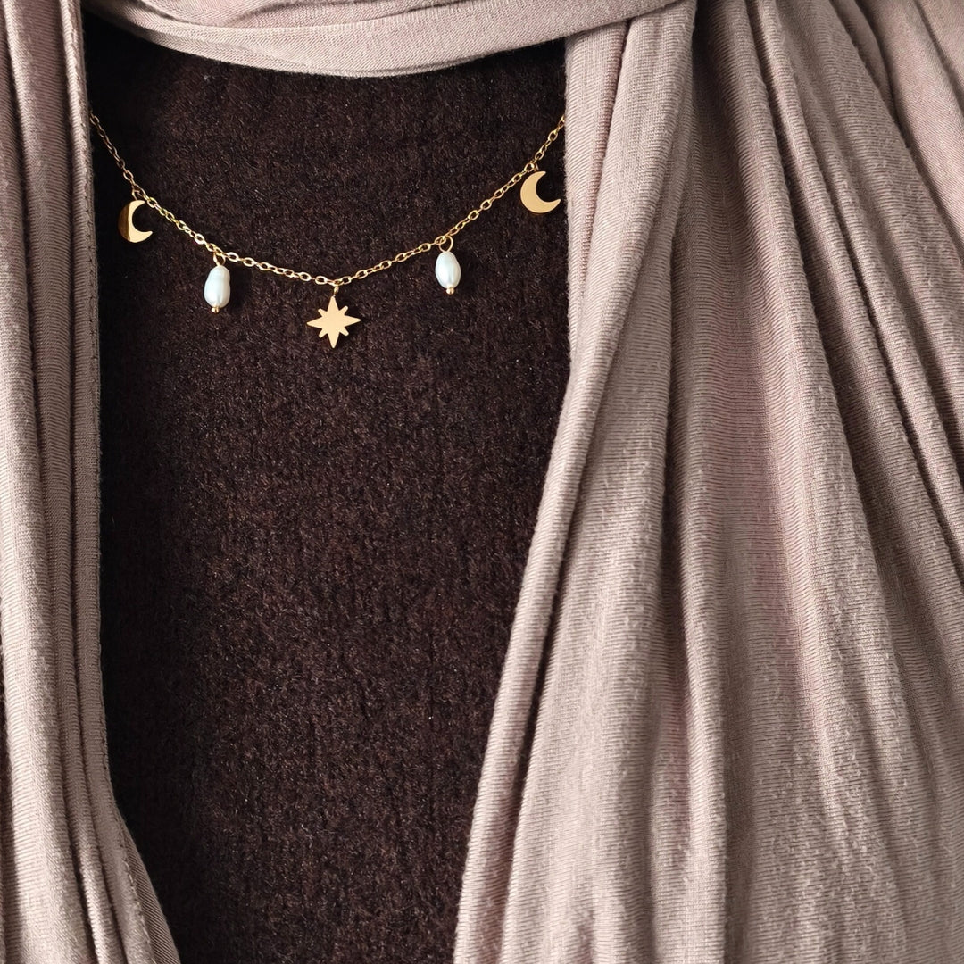 Hilal & Sterne – Halskette mit echten Süßwasserperlen